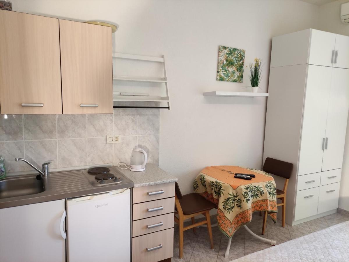 Jurandvor 7A Lovric Apartamento Baška Exterior foto